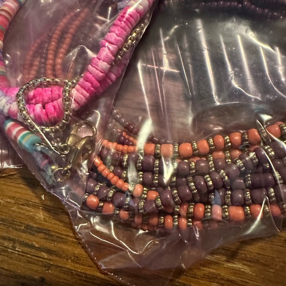 Assorted beads for crafts and jew making - Picture 6 of 6